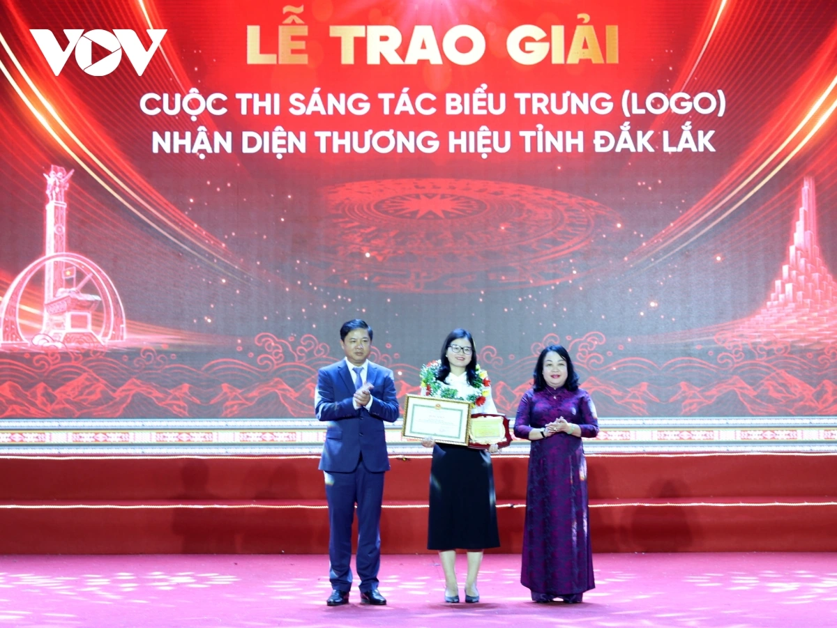 Vượt qua hơn 400 tác phẩm khác, tác phẩm của tác giả Hoàng Thị Thu Thảo vinh dự đoạt giải Nhất cuộc thi.