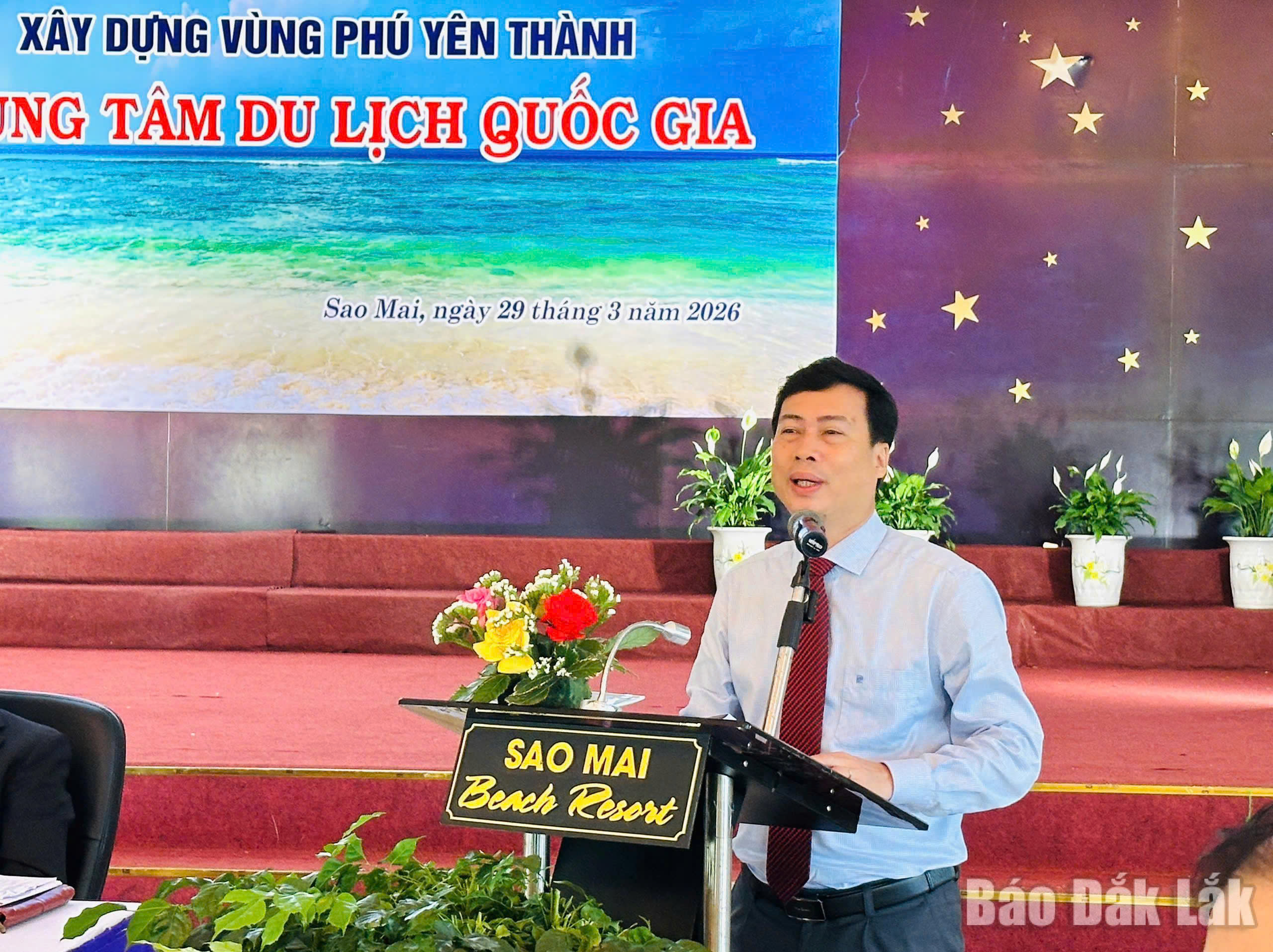 Giám đóc Sở VHTT&DL Trần Hồng Tiến phát biểu tại buổi tọa đàm