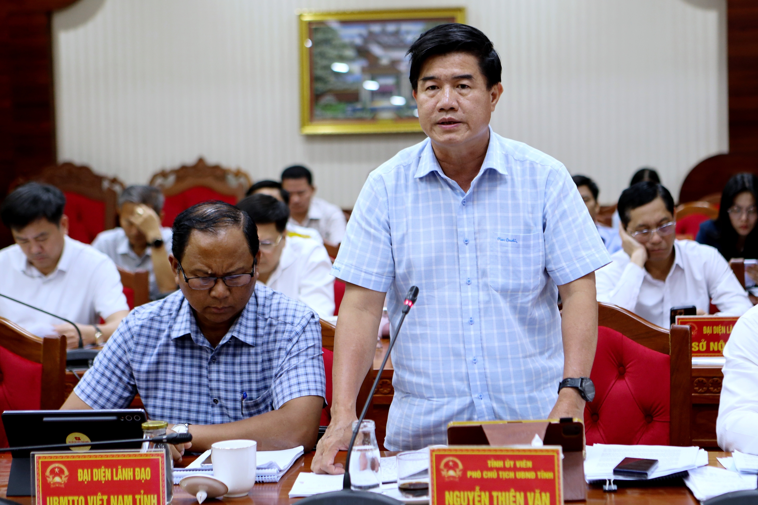 Đồng chí Nguyễn Thiên Văn - Phó Chủ tịch UBND tỉnh phát biểu tại Hội nghị.