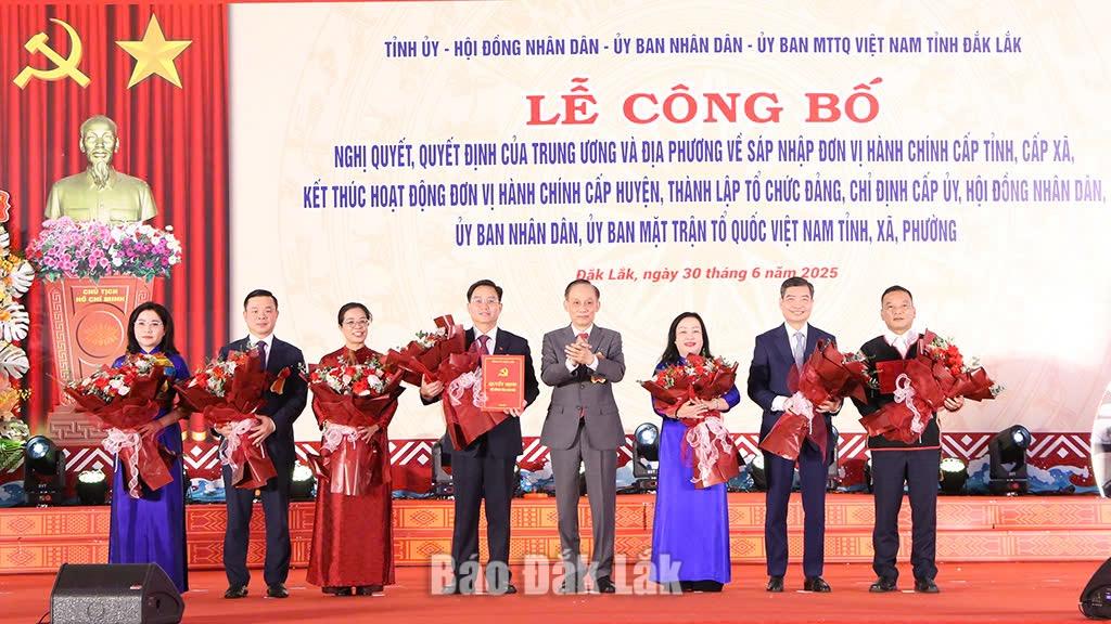 Từ ngày 1/7/2025, cùng với cả nước, tỉnh Đắk Lắk chính thức vận hành mô hình chính quyền địa phương hai cấp, mang theo kỳ vọng về xây dựng một bộ máy hành chính tinh gọn, hiệu lực và hiệu quả.
